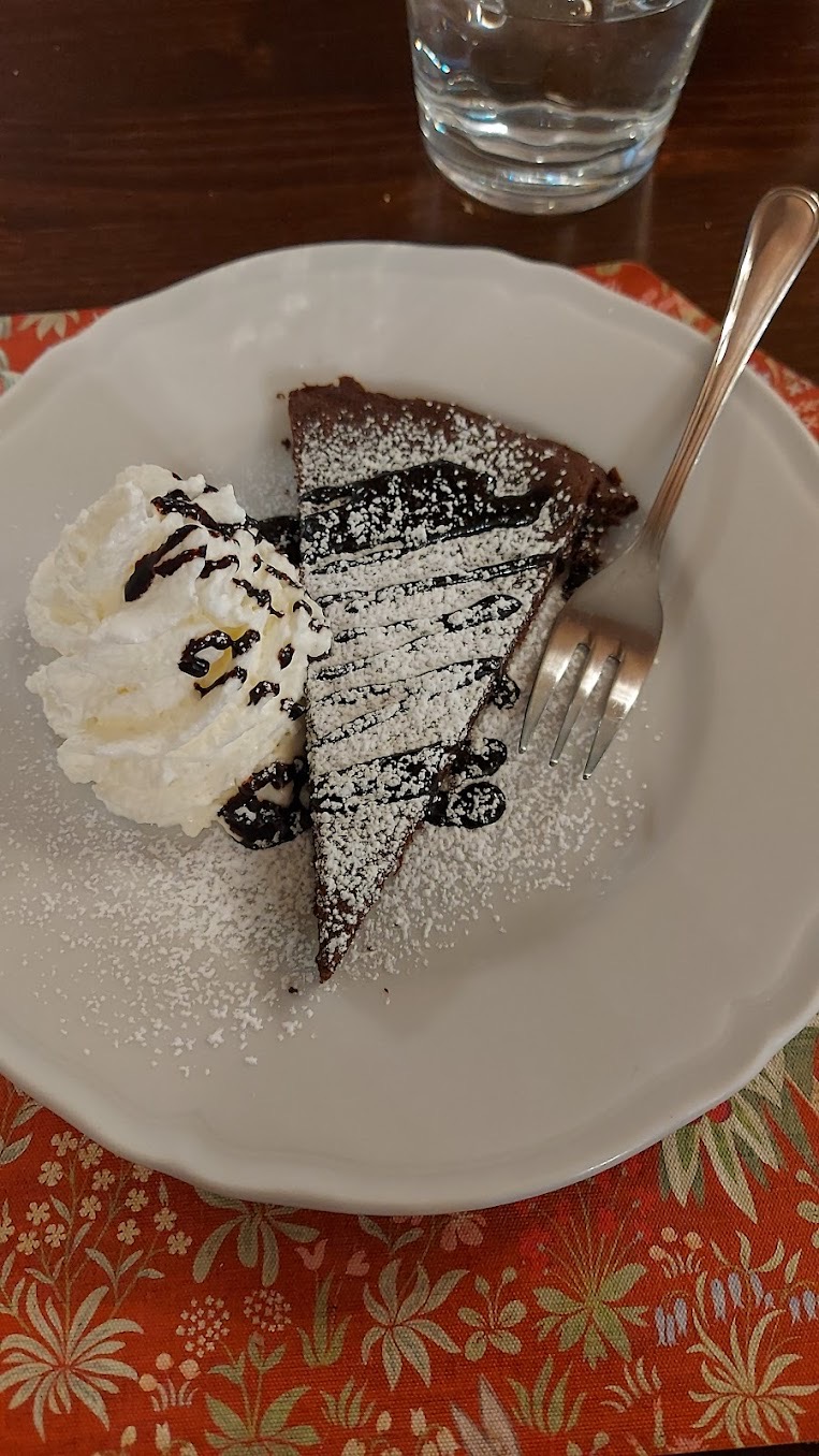 Torta della casa dolce tipico toscano